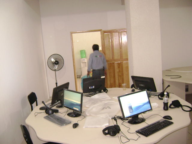 Laboratorio de Idomas Mesa Octagonal